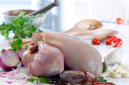 مضرات زیاده روی در خوردن گوشت مرغ(طنز)