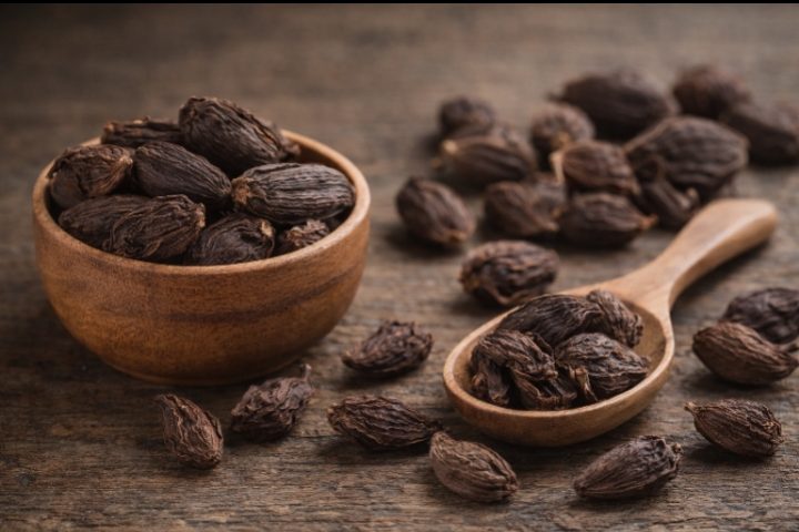 خواص هل سیاه و کاربرد آن در سلامت تنفسی
